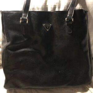 Medium Guess Patent Black Tote